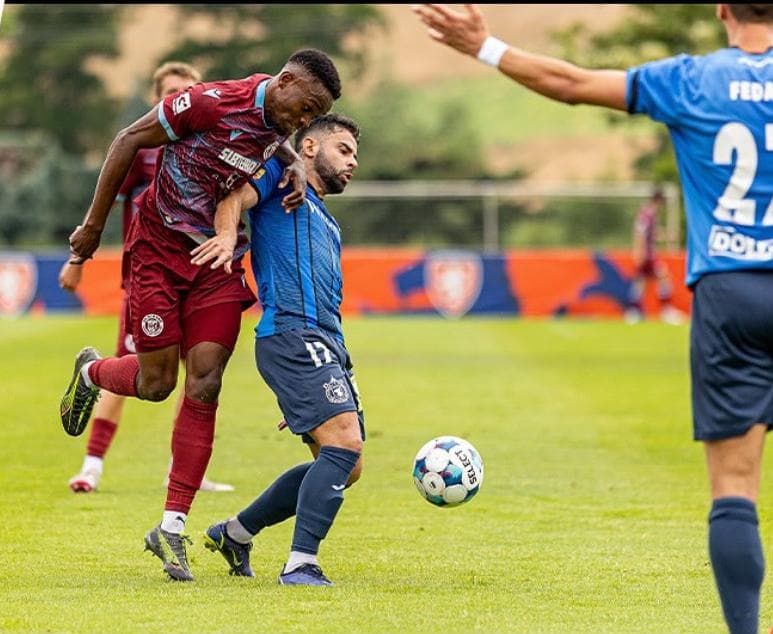 Vinicius Veneranda em ação (Foto: Divulgação/Clube)