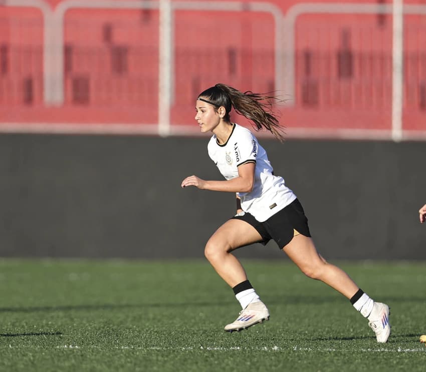 Marcela é atleta da base do Corinthians. (Foto: Corinthians/Divulgação)