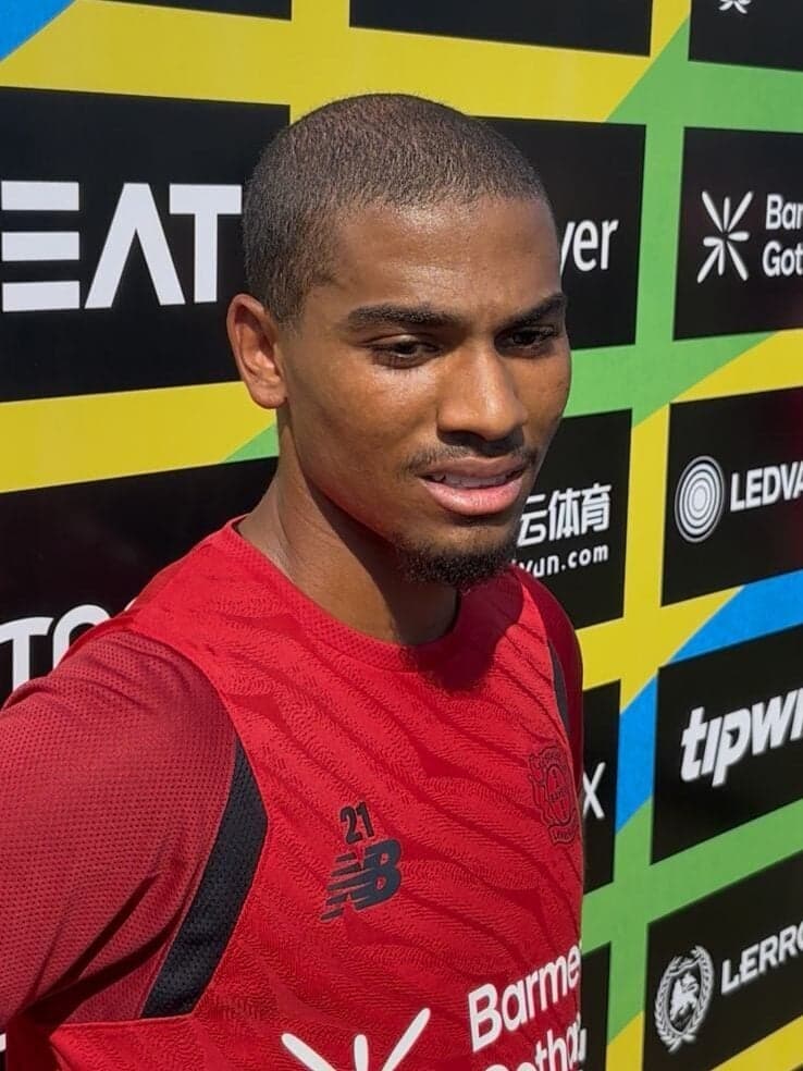 Amine Adli fala com o Lance! no Ninho do Urubu (Imagem: Pedro Ernesto/Lance!)