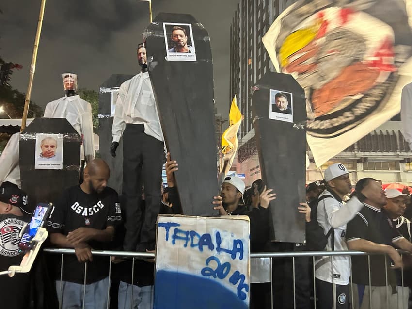 Corinthians Protesto