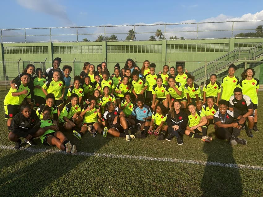 Registro após o treino da base do Vasco feminino em Nova Iguaçu. (Foto: Giselly Corrêa/Lance!)