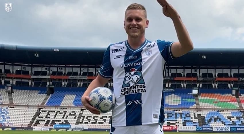 Alemão apresentado como reforço do Pachuca (Foto: Reprodução/Pachuca)