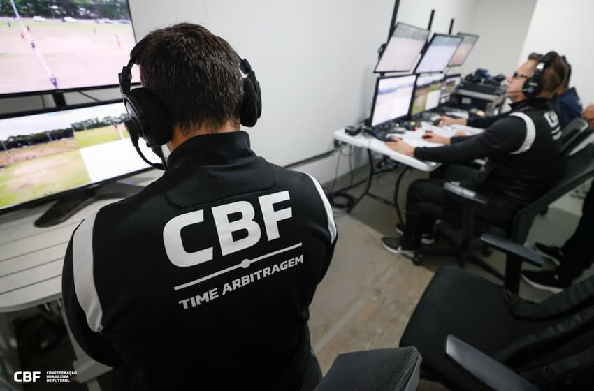 Ainda sem impedimento semiautomático: CBF realiza intertemporada de árbitros no Rio