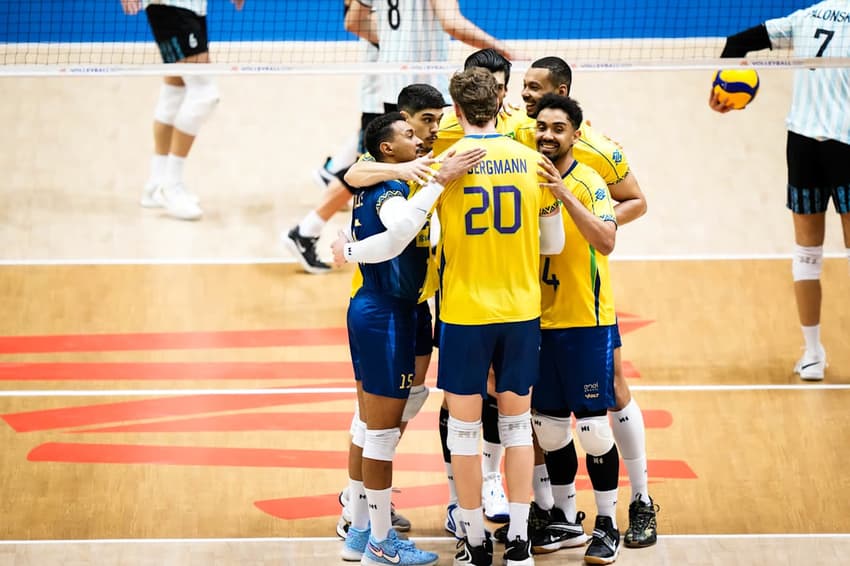 O Brasil venceu a Argentina por 3 sets a 1 pela VNL Masculina (Foto: Divulgação/Volleyball World)