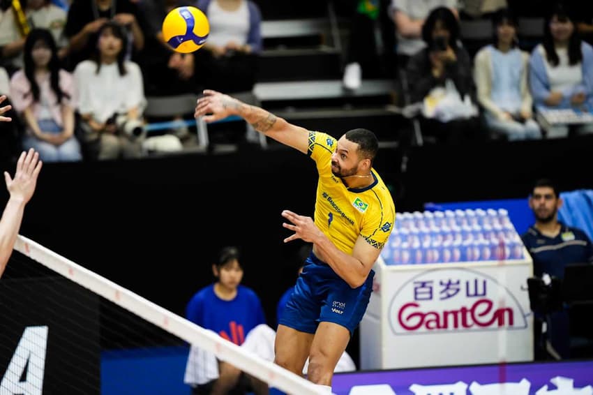 Alan, com 20 pontos, foi o maior pontuador da vitória do Brasil por 3 sets a 1 sobre a Argentina (Foto: Divulgação/Volleyball World)