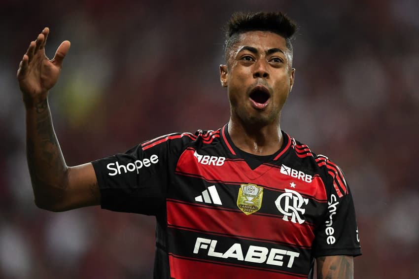 Bruno Henrique comemora gol pelo Flamengo