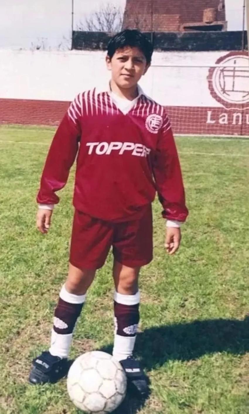 Cano na base do Lanús. (Foto: Repridução)