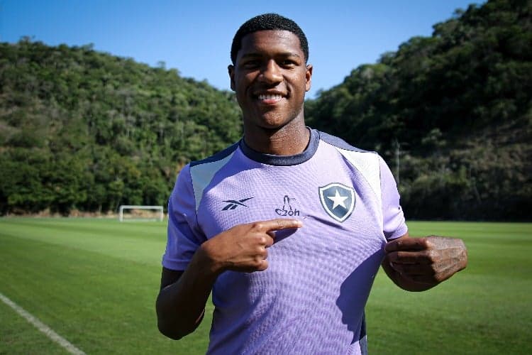Danilo, zagueiro do sub-20 do Botafogo