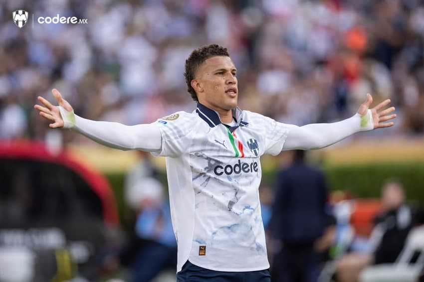 Nelson Deossa comemora gol marcado pelo Monterrey
