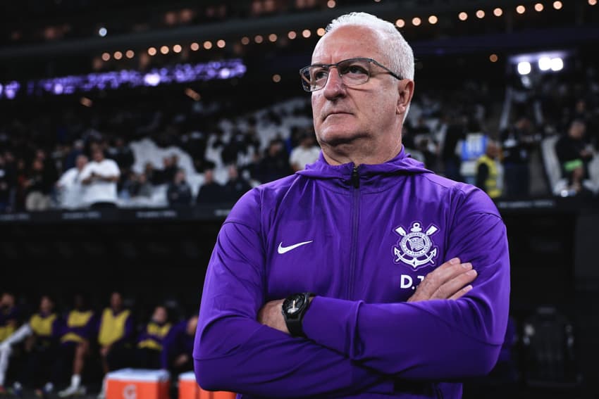 Dorival Jr em Corinthians x Bragantino pelo Brasileirão 2025