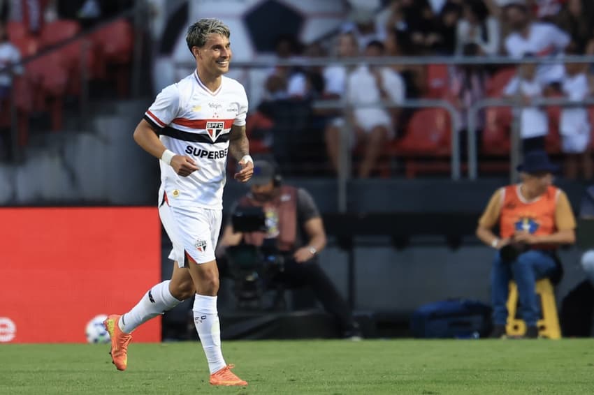 Ferreirinha, do São Paulo, comemora seu gol contra o Fluminense