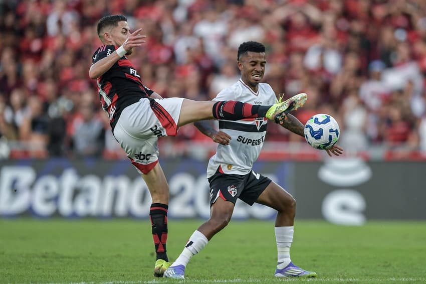 Jorginho, jogador do Flamengo, durante partida contra o São Paulo no Maracanã pelo Brasileiro