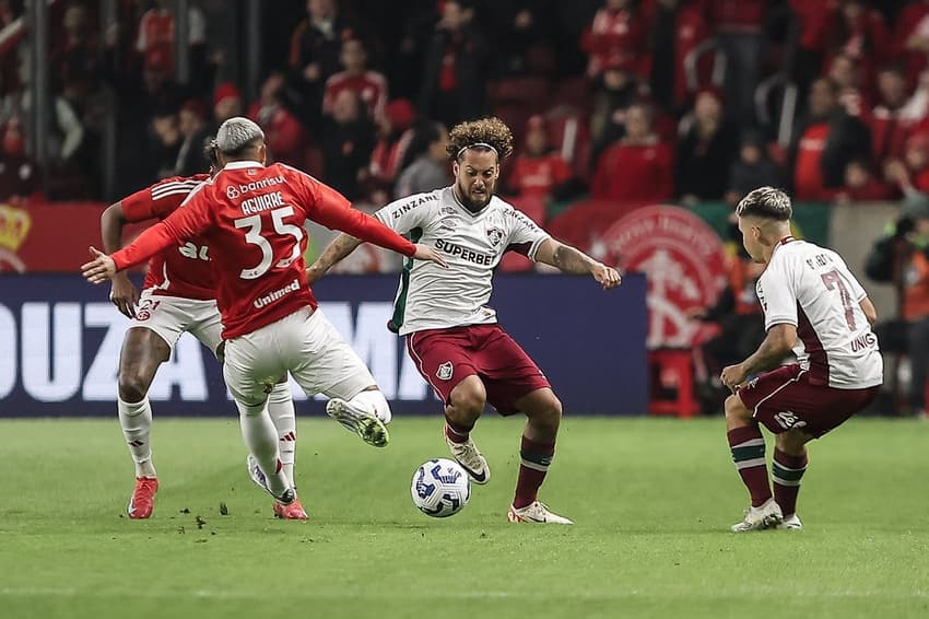 guga x aguirre em fluminense x internacional (Foto: Lucas Merçon / Fluminense)