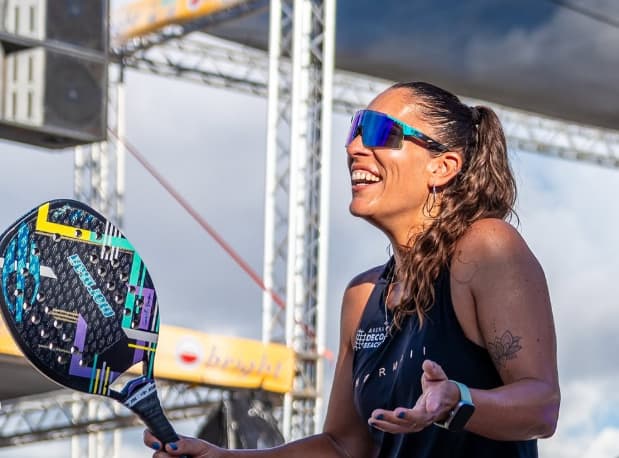 Brasileira Samantha Barijan, ex-número 1 do mundo no beach tennis (Reprodução)