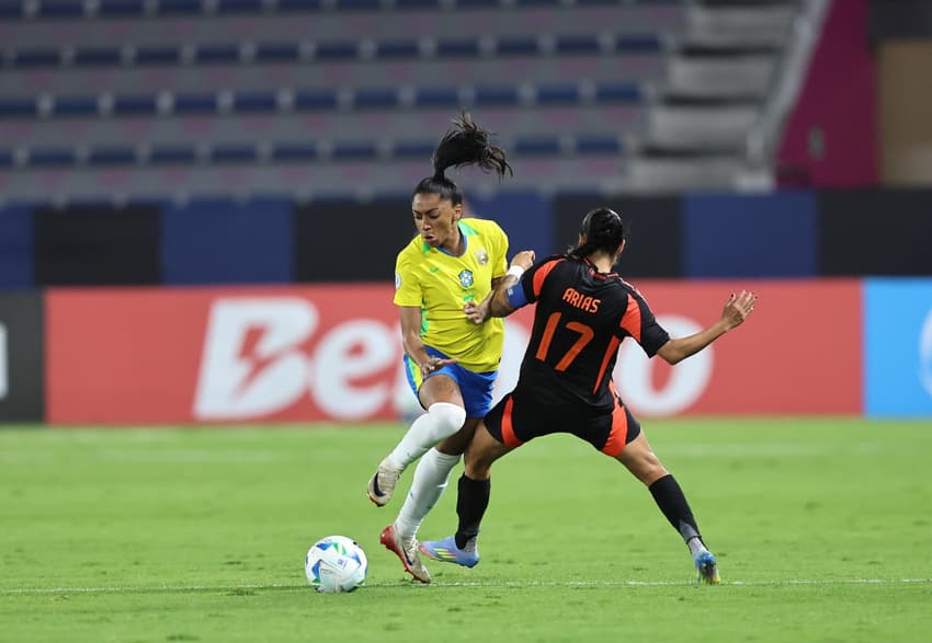 Kerolin durante Brasil x Colômbia pela Copa América Feminina. (Foto: Lívia Villas Boas / CBF)