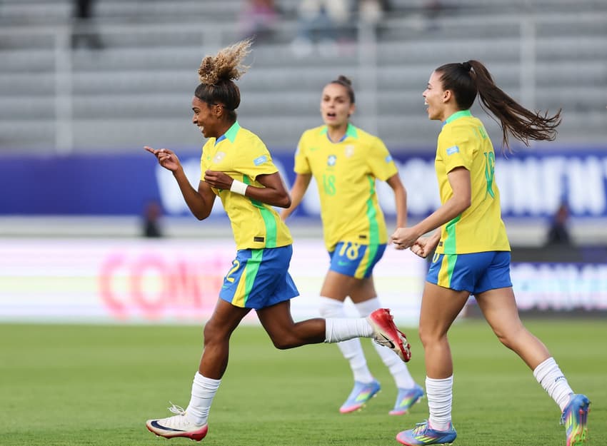 Luany fez dois gols da vitória do Brasil diante de Bolívia. (Foto: Lívia Villas Boas/ CBF)