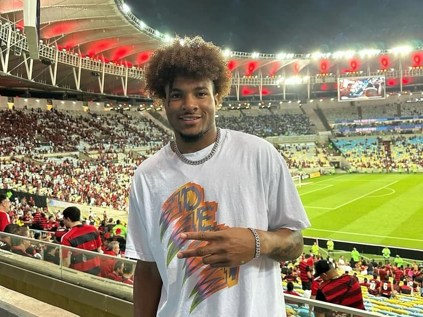 Miles McBride, do Knicks, em jogo do Flamengo pela Libertadores (Foto: Reprodução/Instagram: @ deucemcb11)