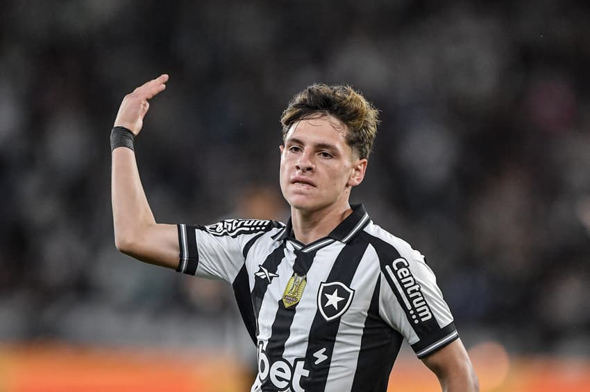 Montoro em ação em Botafogo x RB Bragantino