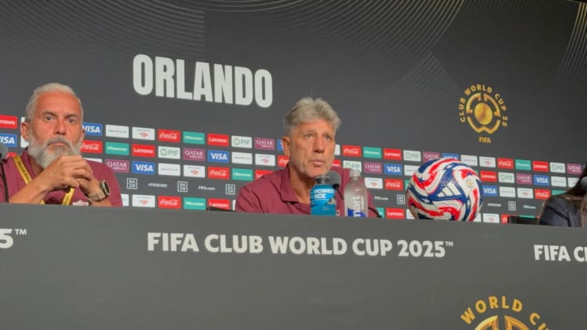 Renato Gaúcho em coletiva de imprensa antes de Fluminense x Al Hilal (Foto: Sharon Prais/Lance!)