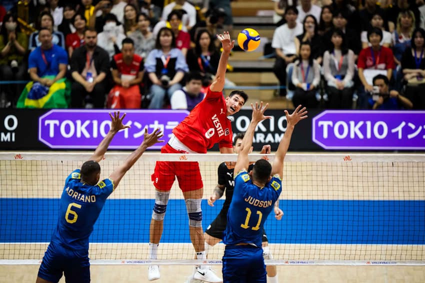 O Brasil venceu a Turquia por 3 sets a 1 pela VNL Masculina (Foto: Divulgação/Volleyball World)