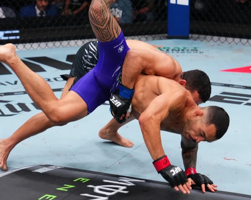 Patrício Pitbull derrota Dan Ige no UFC 318 (Foto: Divulgação/UFC)