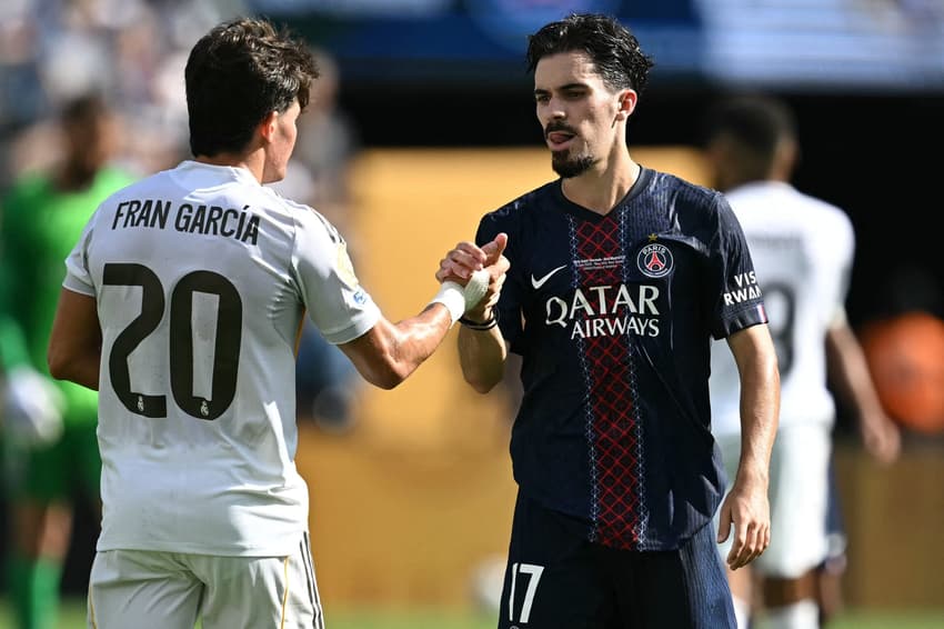 Vitinha cumprimenta Fran García após PSG x Real Madrid