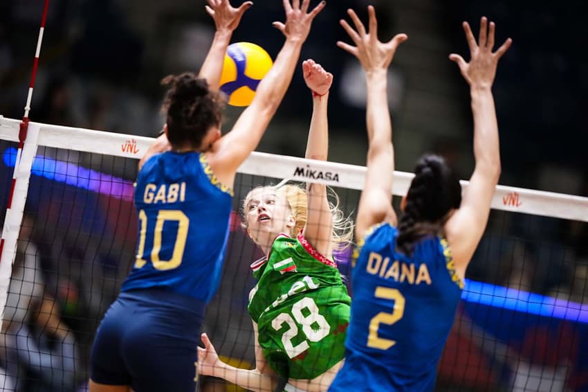 Brasil x Bulgária na VNL 2025 (Foto: Volleyball World)