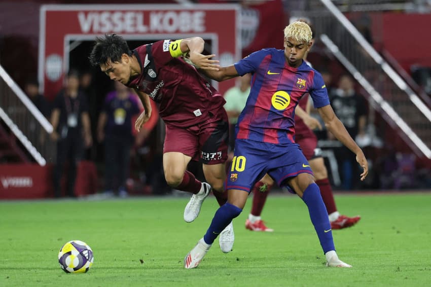 FBL-JPN-ESP-BARCELONA-KOBE