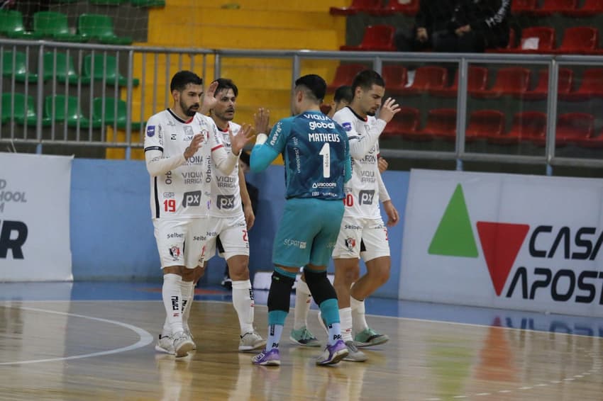 Pinheiros e Esporte Futuro na Liga Nacional de Futsal (Foto: Juliano Schmidt)