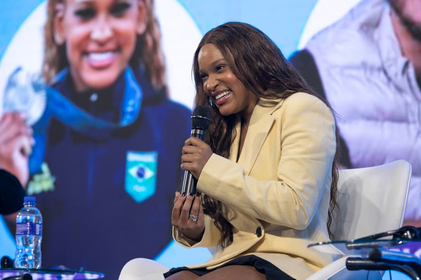 Rebeca Andrade em apresentação na Rio Innovation Week (Foto: Divulgação / RIW)