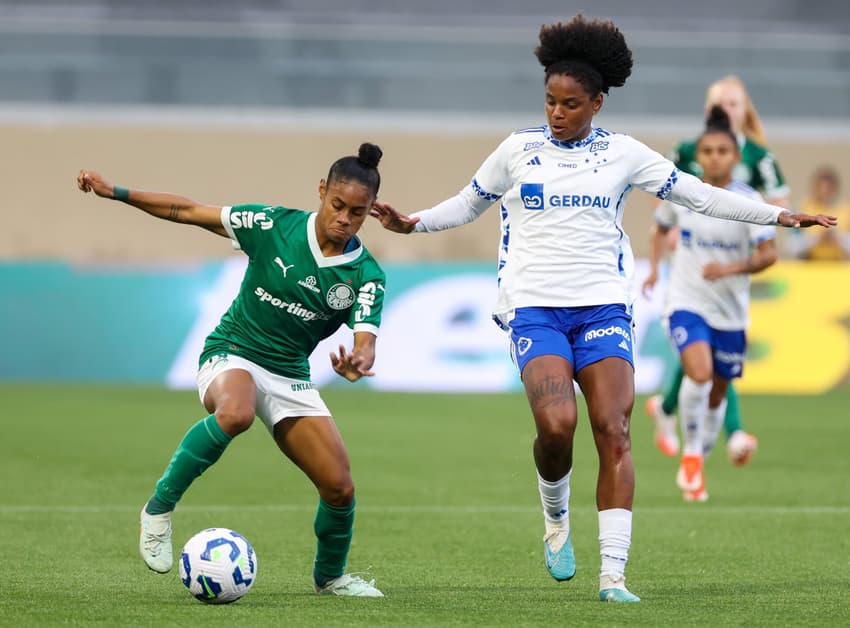 Na primeira fase do Brasileirão Feminino, o Cruzeiro venceu o Palmeiras
