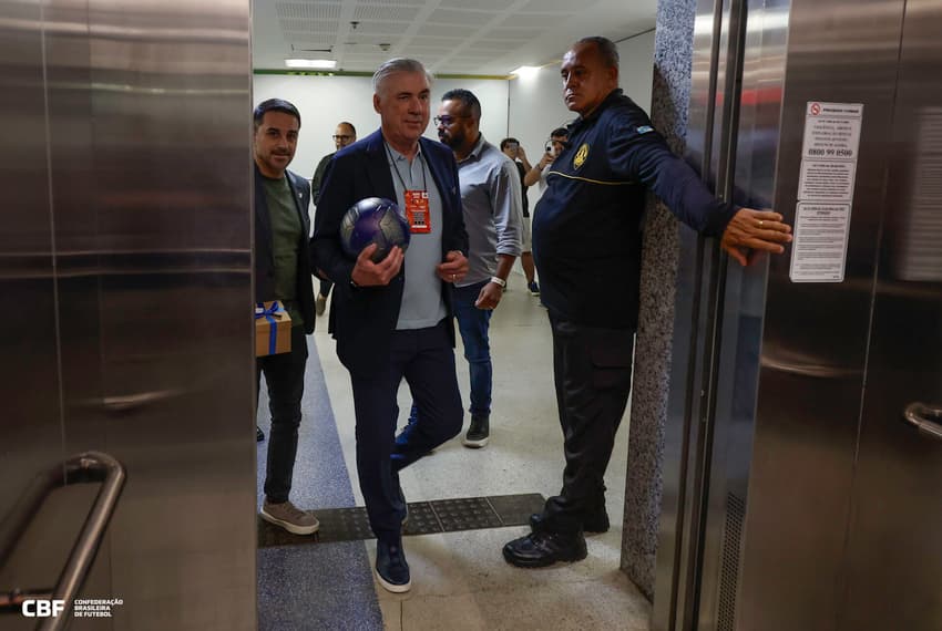 Ancelotti na Neo Química Arena (Foto: Rafael Ribeiro / CBF)