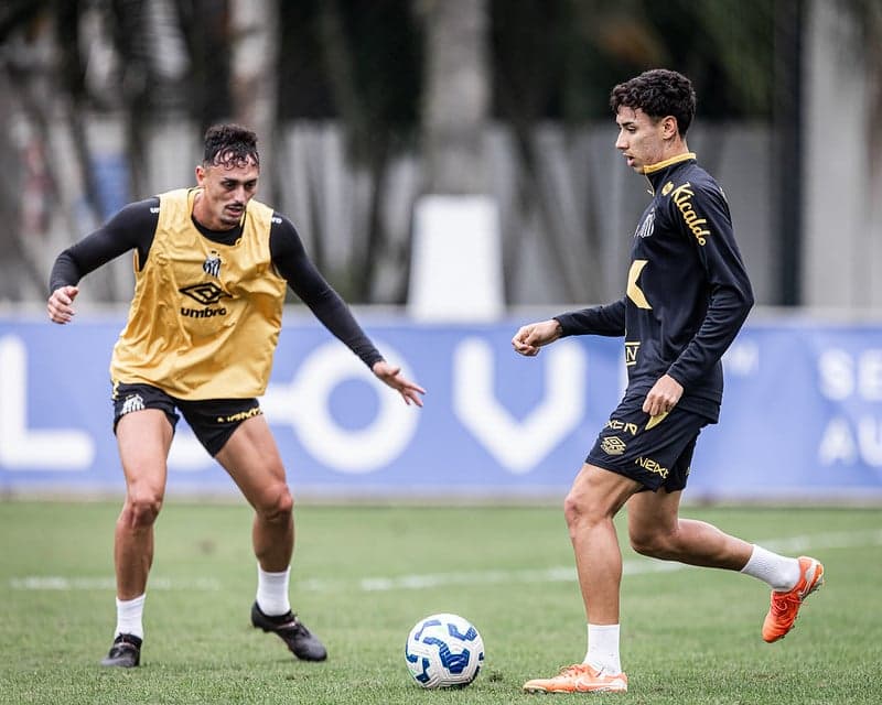 Gabriel Bontempo treina ao lado de Diego Pituca, que se despediu recentemente do clube. (Foto: Raul Baretta)