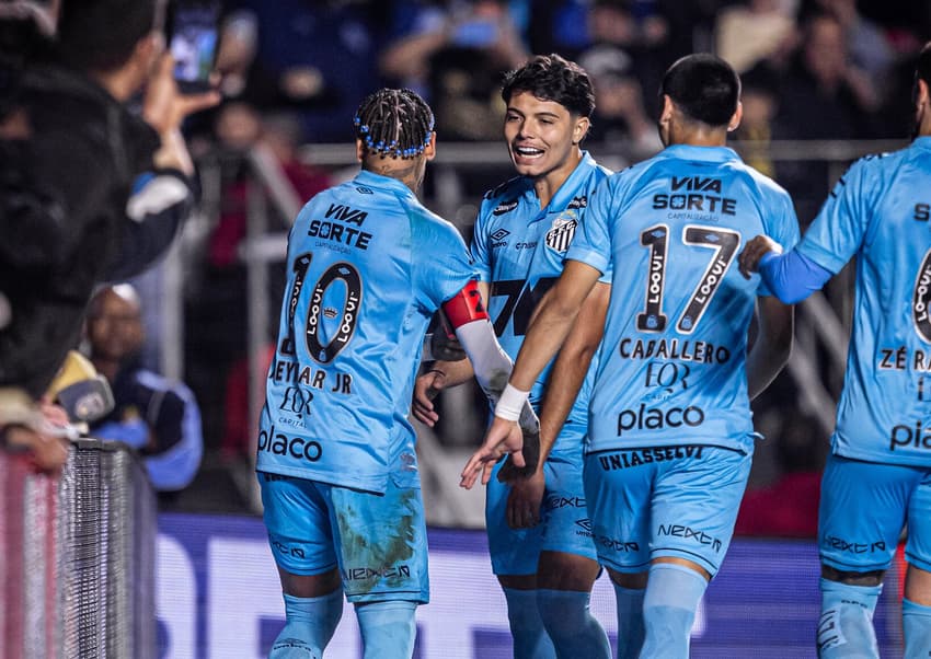 Luca Meirelles e Neymar (Foto: Raul Baretta/ Santos FC)
