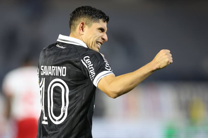Savarino comemorando gol na vitória do Botafogo sobre o Bragantino (Foto: Vítor Silva/Botafogo)