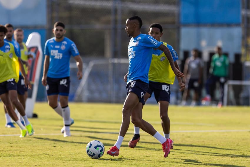 Ademir em treino do Bahia (Foto: Rafael Rodrigues / EC Bahia)