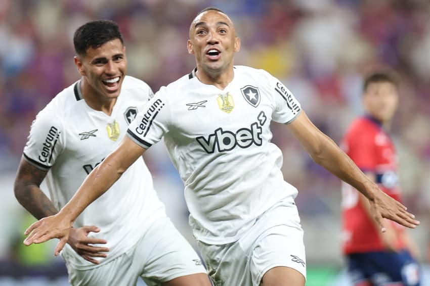 Marçal marcou duas vezes na vitória do Botafogo sobre o Fortaleza (Vítor Silva/Botafogo)