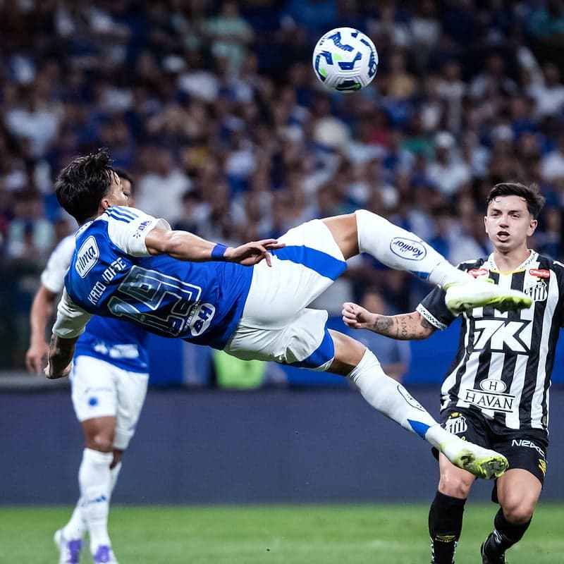 Atacante Kaio Jorge, do Cruzeiro, em jogo contra o Santos (Foto: Gustavo Aleixo/Cruzeiro)