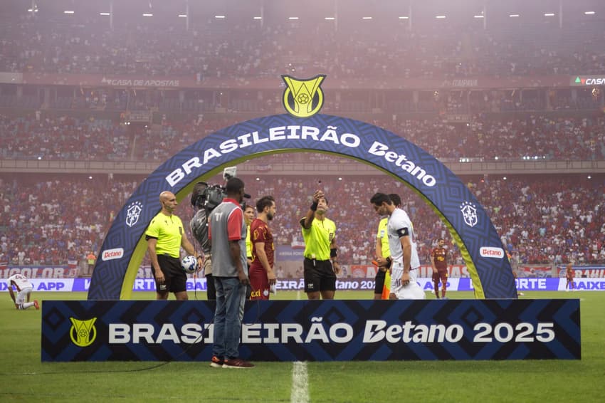 Brasileirão 2025 Bahia x Fluminense Campeonato Brasileiro Fonte Nova
