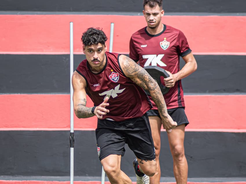 Lucas Halter em treino do Vitória (Foto: Victor Ferreira / EC Vitória)