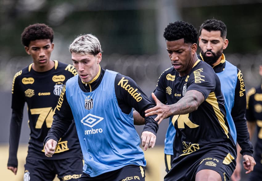 Atletas que não foram titulares contra o Vasco foram para o campo (Foto: Raul Baretta/ Santos)
