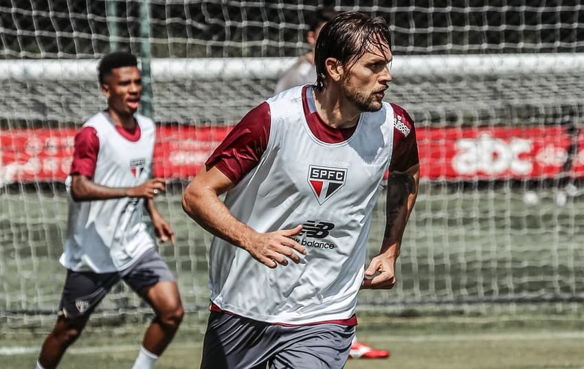 São Paulo inicia preparação para Libertadores e reforço faz primeiro treino com elenco