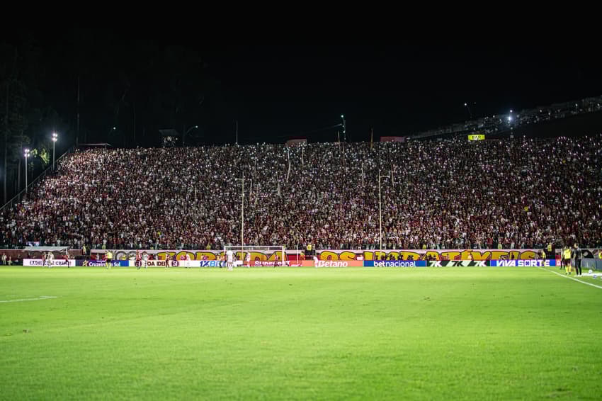 Torcida do Vitória na partida contra o Juventude (Foto: Victor Ferreira / EC Vitória)
