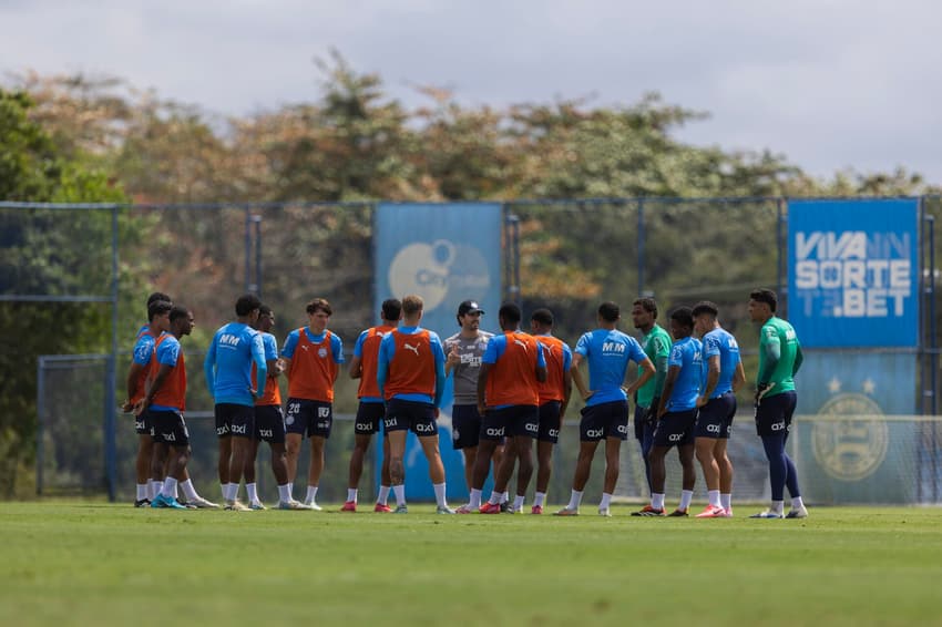 Elenco do Bahia antes de treino (Foto: Rafael Rodrigues / EC Bahia)