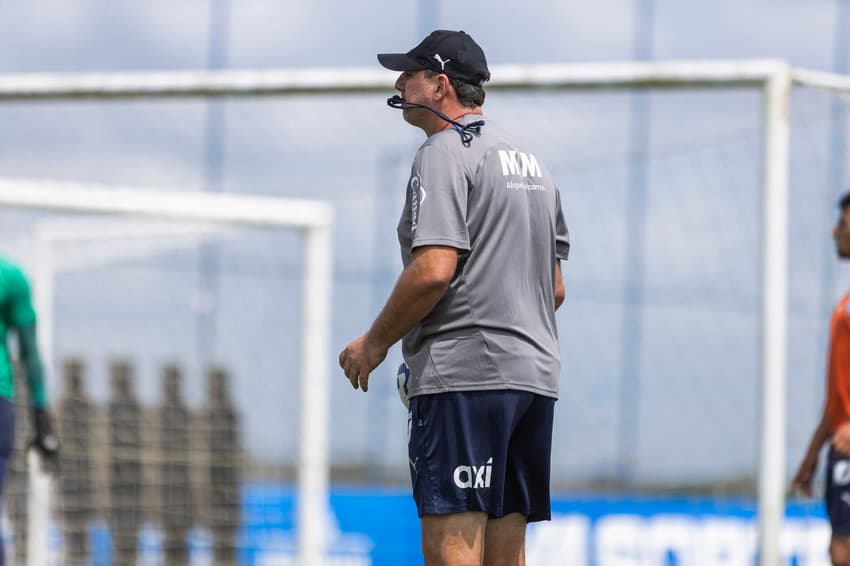 Rogério Ceni comanda treino do Bahia antes do jogo contra o Ceará (Foto: Rafael Rodrigues / EC Bahia)