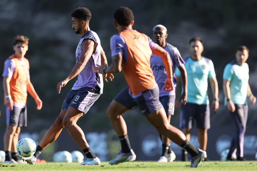 Chris Ramos em treino do Botafogo no CT Lonier (Foto: Vítor Silva/Botafogo)