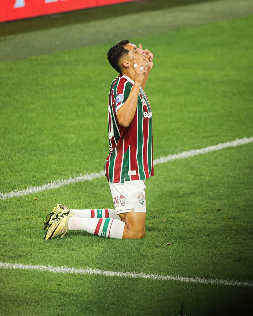 Sena comemora gol pelo Fluminense contra o América de Cali
