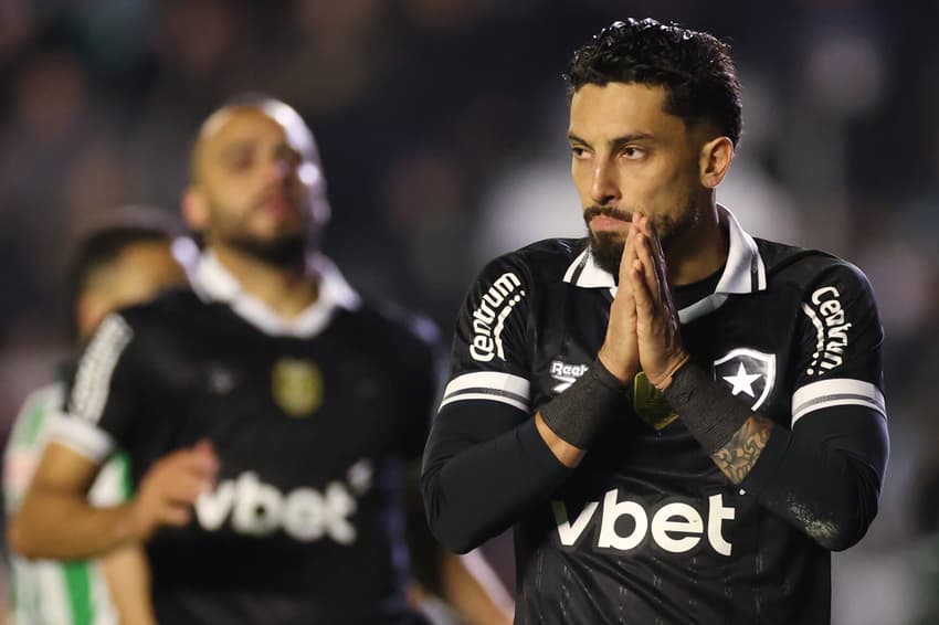 Alex Telles marcou na vitória do Botafogo sobre o Juventude (Foto: Vítor Silva/Botafogo)