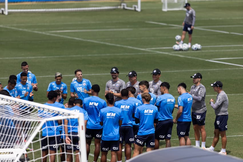 Elenco do Bahia reunido antes de treino (Foto: Rafael Rodrigues / EC Bahia)
