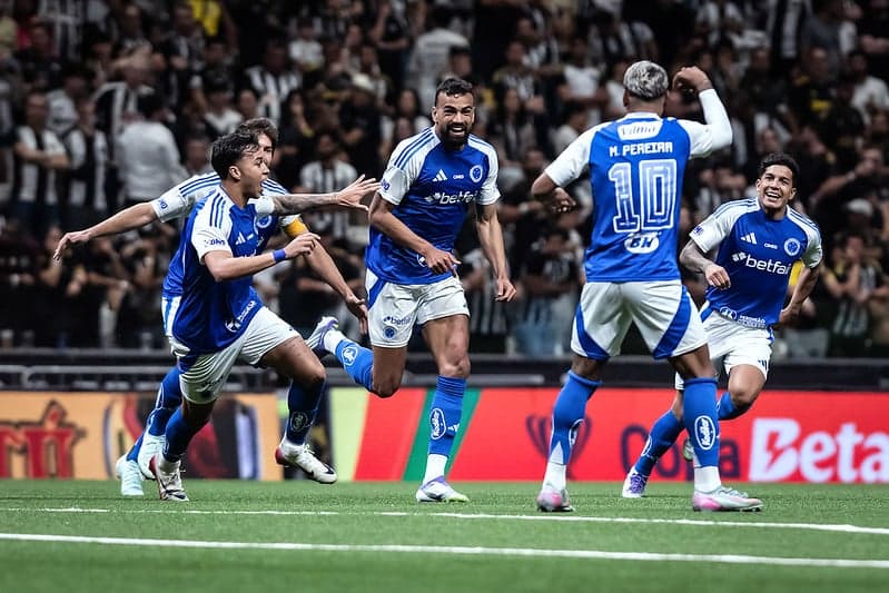 Fabrício Bruno comemora gol do Cruzeiro (Foto: Gustavo Aleixo/Cruzeiro)